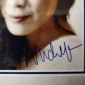 Michelle Yeoh 楊紫瓊 ミシェル・ヨー  直筆サイン ミシェル・ヨー直筆サイン入り写真…